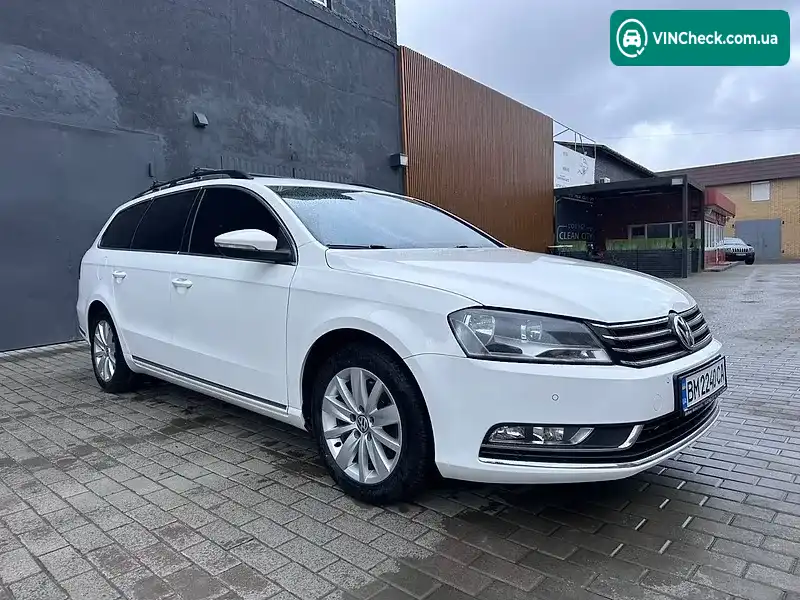 Volkswagen Passat 2013, фото з оголошення 2 з 13, VIN WVWZZZ3CZEE118399