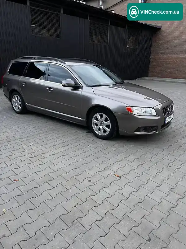 Volvo V70 2010, фото з оголошення 2 з 21, VIN YV1BW7652B1182290