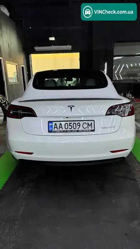 Tesla Model 3 2019, фото з оголошення 2 з 21, VIN 5YJ3E1EB2KF368134