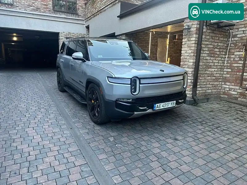 Rivian R1S 2023, фото з оголошення 2 з 13, VIN 7PDSGABA4PN011007