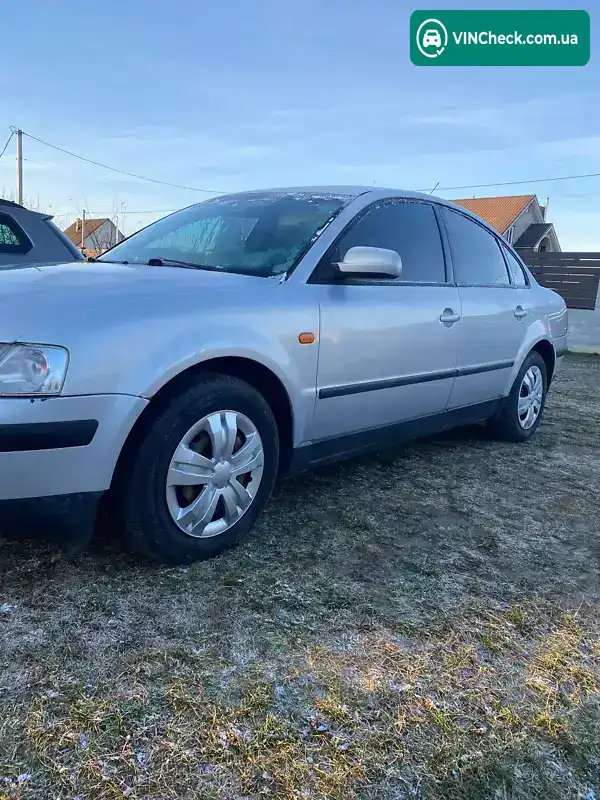 Volkswagen Passat 1996, фото з оголошення 1 з 9, VIN WVWZZZ3BZVE020114