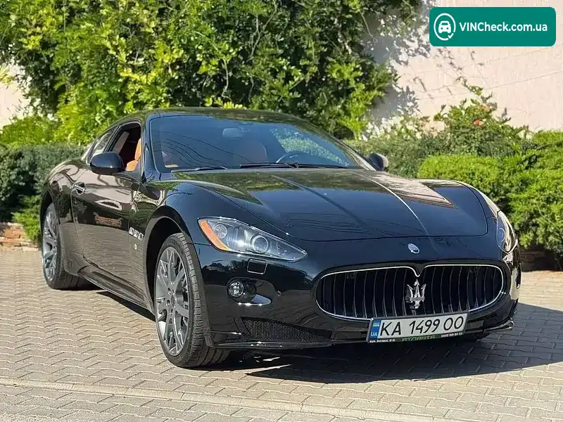 Maserati GranTurismo 2011, фото з оголошення 2 з 20, VIN ZAMLH45B000063100