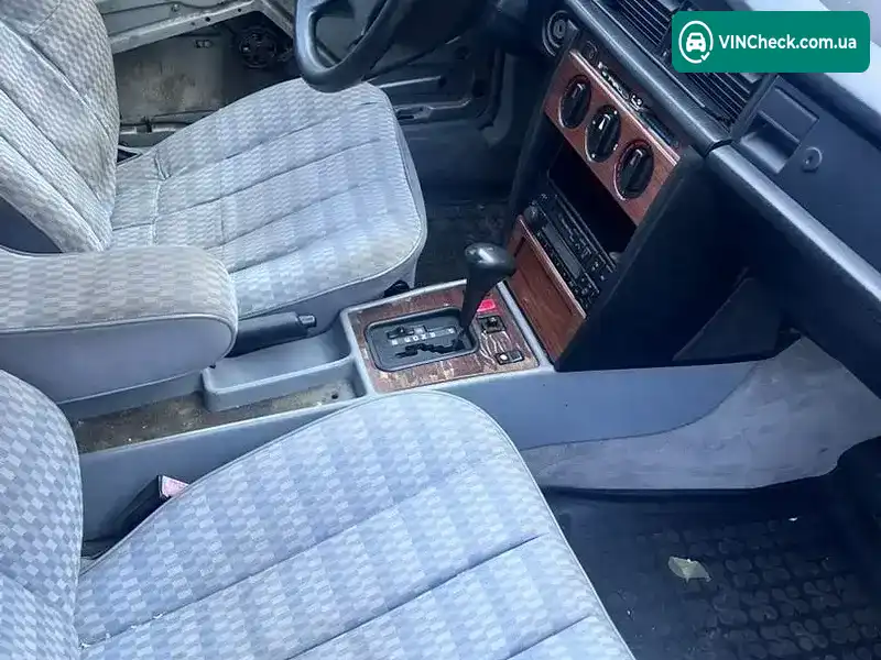 Mercedes-Benz 190 1992, фото з оголошення 2 з 20, VIN WDB2010241F963519