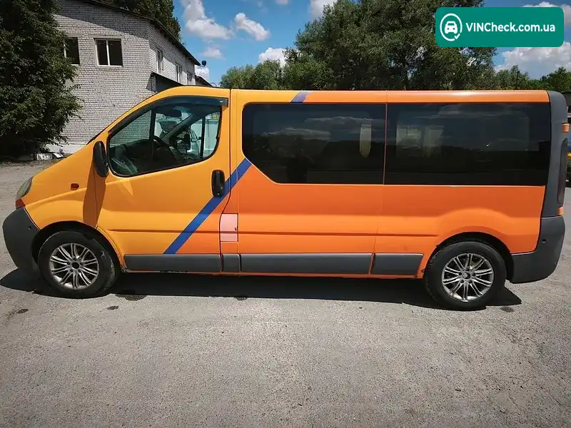 Renault Trafic 2004, фото з оголошення 2 з 11, VIN VF1FLBCB64Y021851