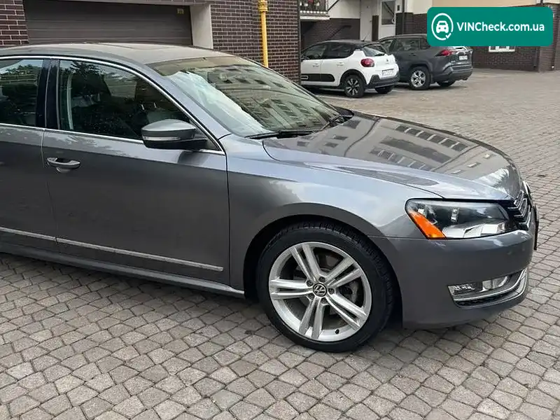 Volkswagen Passat 2013, фото з оголошення 1 з 20, VIN 1VWCT7A32EC027855