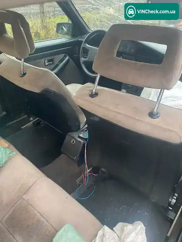 Audi 100 1986, фото з оголошення 2 з 9, VIN WAUZZZ44ZHN064975