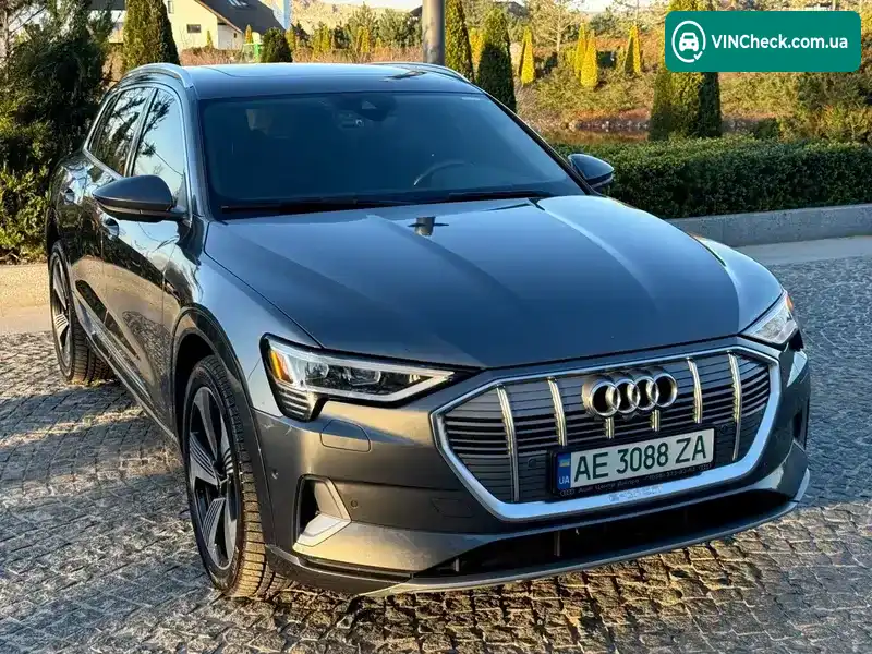 Audi e-tron 2019, фото з оголошення 1 з 21, VIN WA1VAAGE8KB006768
