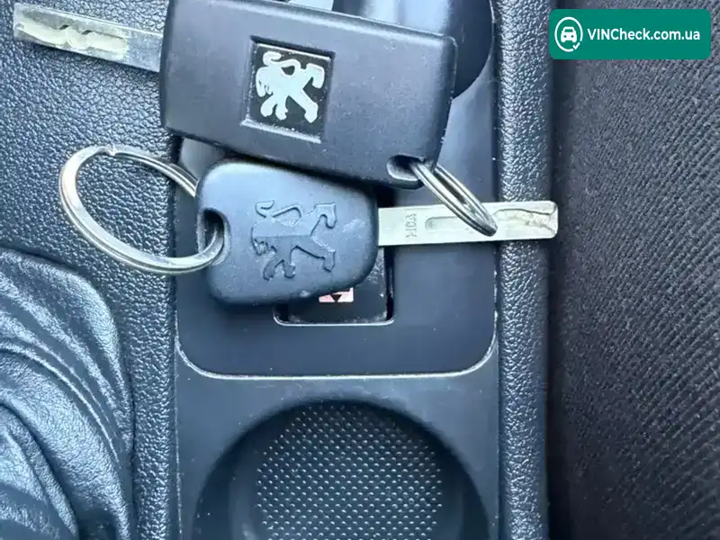 Peugeot 308 2009, фото з оголошення 2 з 21, VIN VF34H5FTF55404279