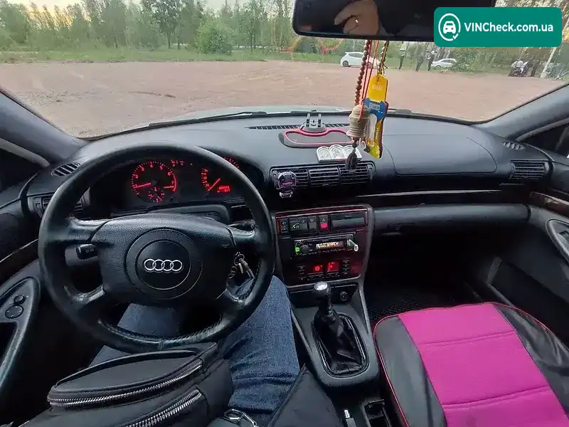 Audi A4 1998, фото з оголошення 1 з 10, VIN WAUZZZ8DZWA178366