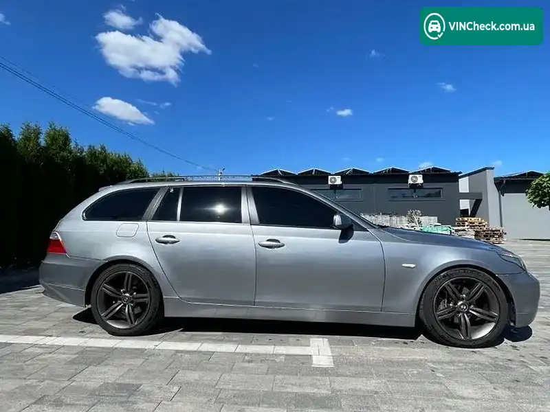 BMW 5 Series 2004, фото з оголошення 2 з 8, VIN WBANJ710X0CR12219