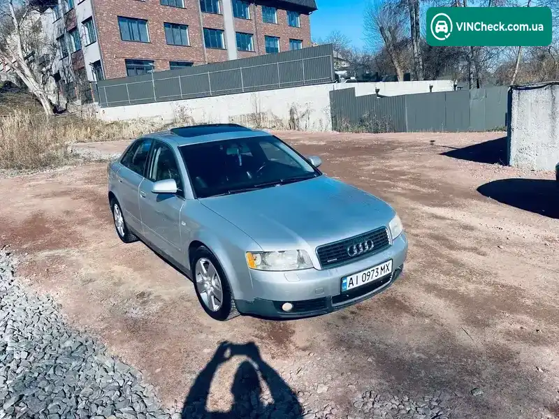 Audi A4 2001, фото з оголошення 2 з 21, VIN WAULT68EX2A111978