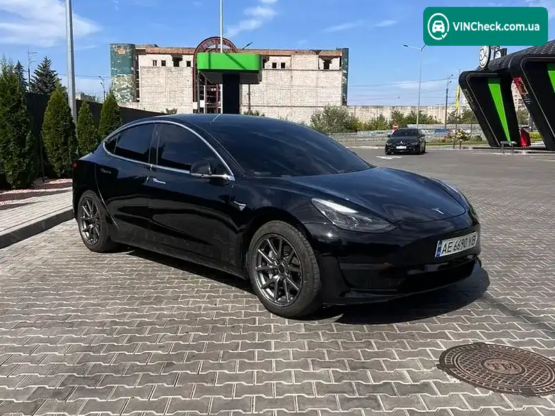 Tesla Model 3 2019, фото з оголошення 1 з 9, VIN 5YJ3E1EA7KF399760