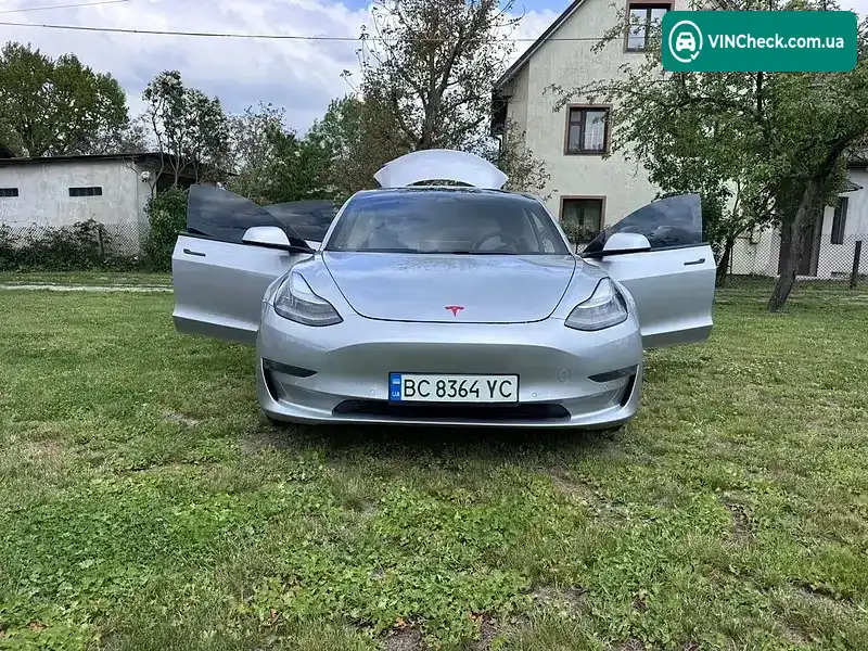 Tesla Model 3 2018, фото з оголошення 1 з 10, VIN 5YJ3E1EB8JF122204