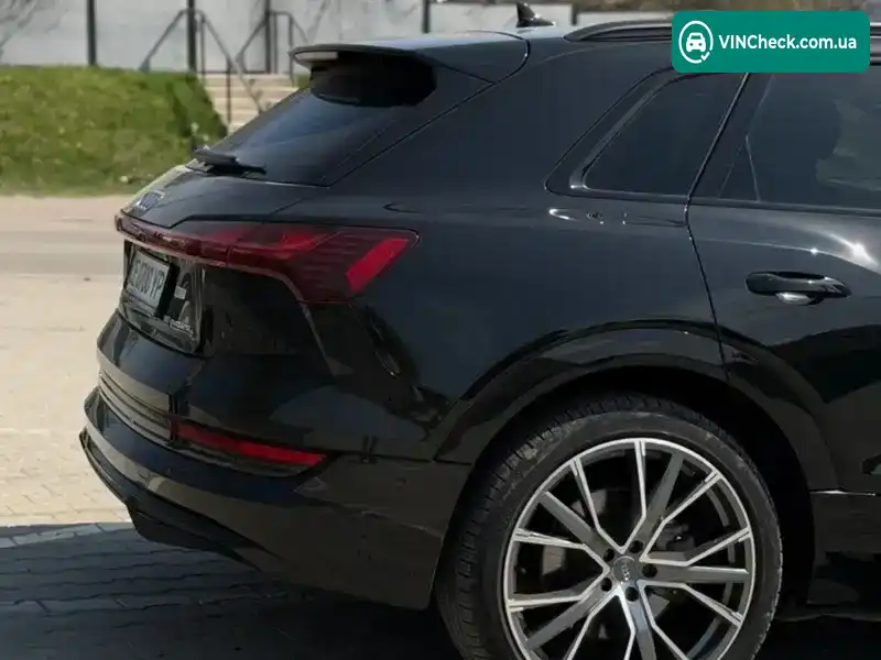 Audi e-tron 2020, фото з оголошення 2 з 15, VIN WAUZZZGE2MB009244