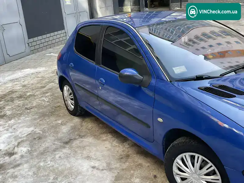 Peugeot 206 2003, фото з оголошення 2 з 18, VIN VF32AKFWF43042337