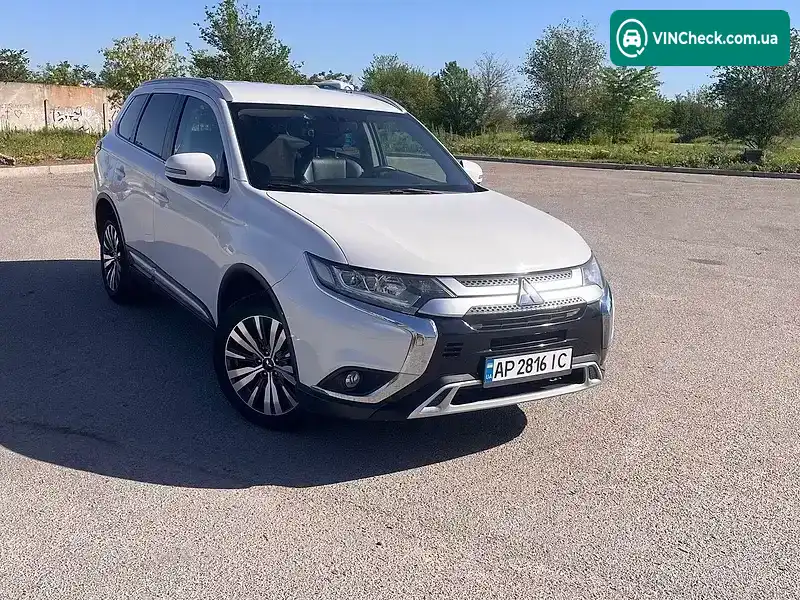 Mitsubishi Outlander 2019, фото з оголошення 2 з 21, VIN JA4AD3A31KZ036680