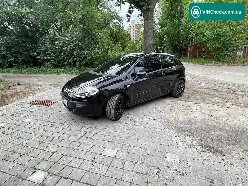 Fiat Punto 2011, фото з оголошення 2 з 14, VIN ZFA19900000785396
