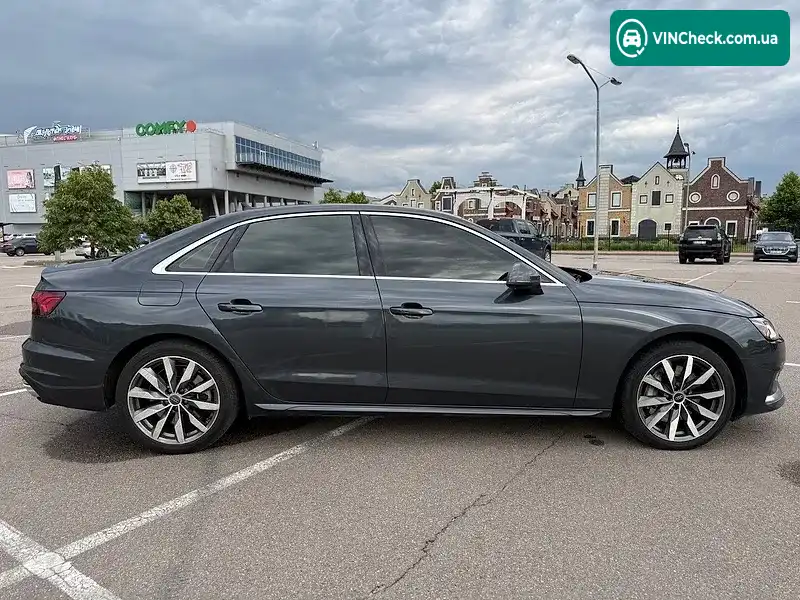 Audi A4 2023, фото з оголошення 2 з 10, VIN WAUAAAF4XPN019215