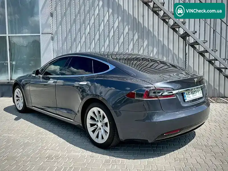 Tesla Model S 2019, фото з оголошення 2 з 20, VIN 5YJSA1E23LF360472