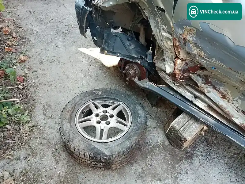 Honda CR-V 1998, фото з оголошення 2 з 5, VIN JHLRD1750WC010725