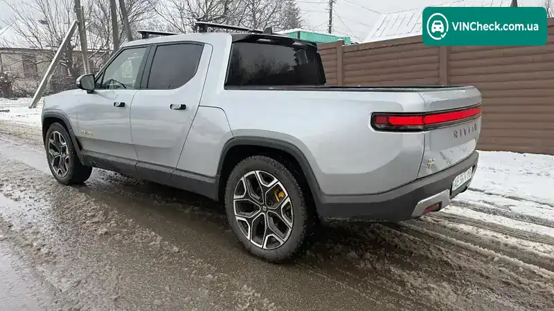 Rivian R1T 2023, фото з оголошення 2 з 10, VIN 7FCTGAAA9PN017988