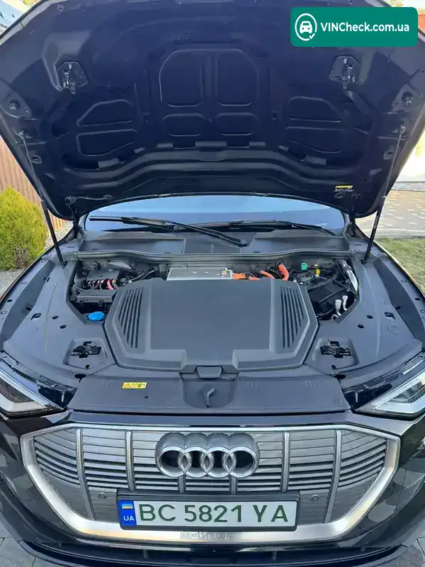 Audi e-tron 2021, фото з оголошення 2 з 21, VIN WAUZZZGE7MB039159