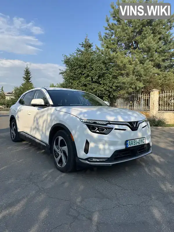 VinFast VF-8 2022, фото з оголошення 2 з 21, VIN RLLV1AEB4PH000992