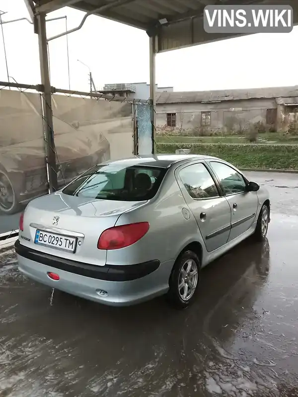 Peugeot 206 2010, фото з оголошення 2 з 6, VIN VF32BKFWA72795772
