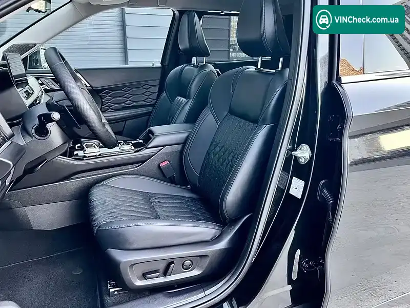 Mitsubishi Outlander 2025, фото з оголошення 2 з 20, VIN JMBXTGM4WSZ000155