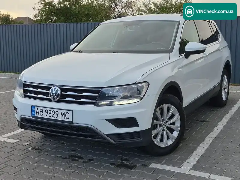 Volkswagen Tiguan 2018, фото з оголошення 1 з 20, VIN 3VV2B7AX7JM169357