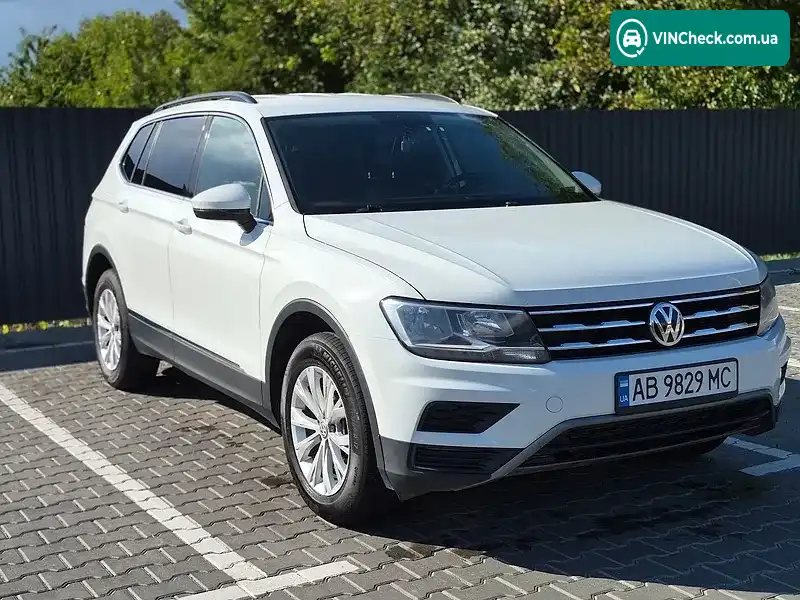 Volkswagen Tiguan 2018, фото з оголошення 2 з 20, VIN 3VV2B7AX7JM169357