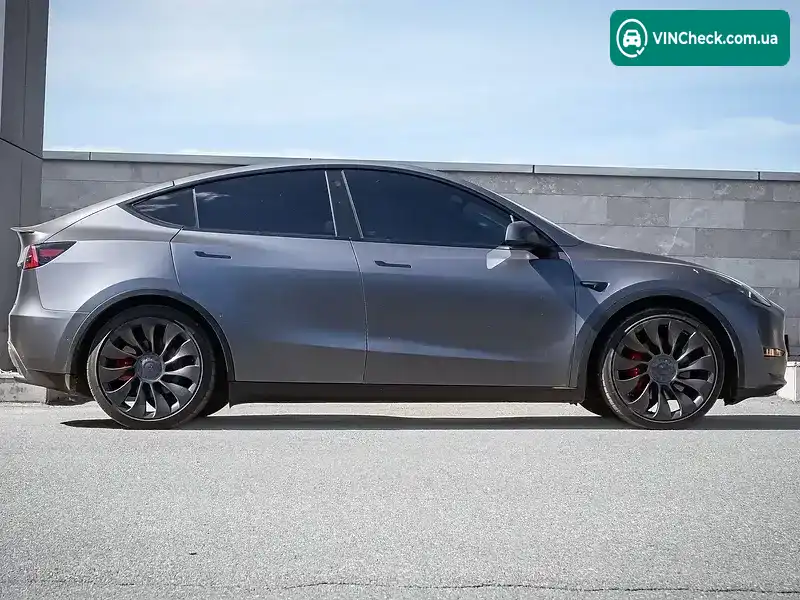 Tesla Model Y 2022, фото з оголошення 2 з 20, VIN 7SAYGDEF8NF560587