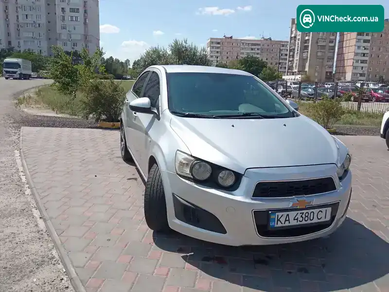 Chevrolet Sonic 2016, фото з оголошення 2 з 18, VIN 1G1JF5SB9H4113098