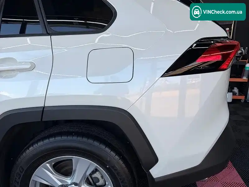 Toyota RAV4 2021, фото з оголошення 2 з 20, VIN JTMW23FV60D077232