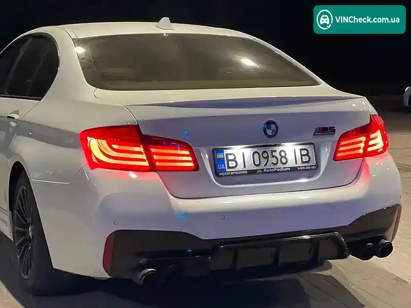 BMW M5 2012, фото з оголошення 2 з 10, VIN WBAFU7C52CDU65047