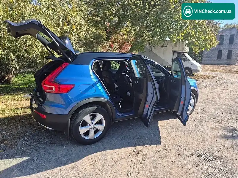 Volvo XC40 2019, фото з оголошення 2 з 20, VIN YV1XZ13VCK2137123