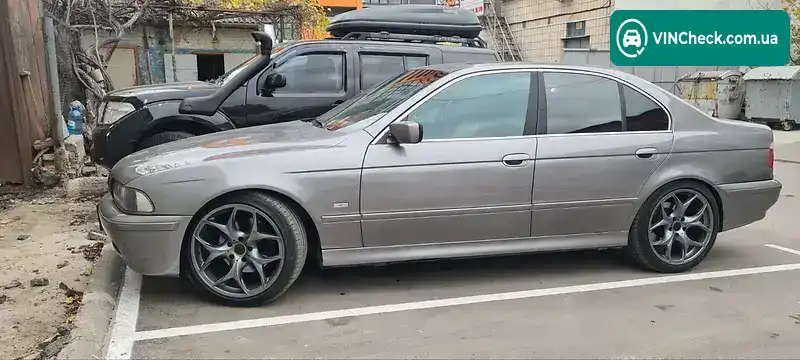 BMW 5 Series 2003, фото з оголошення 2 з 10, VIN WBADT43453G023393