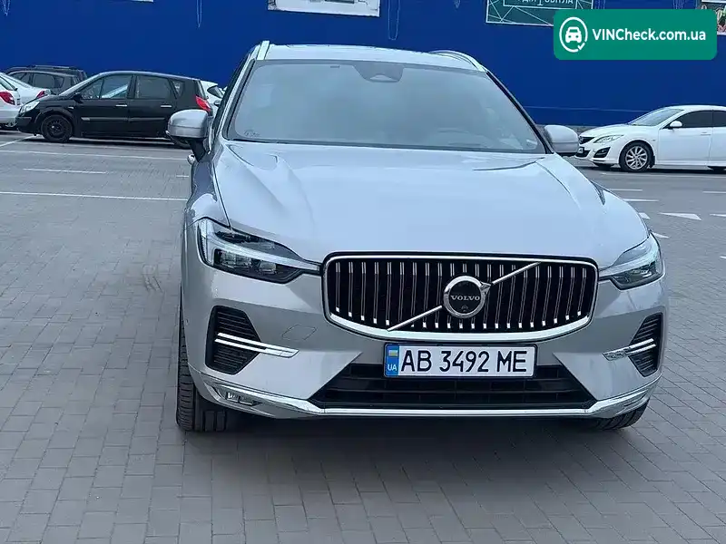 Volvo XC60 2023, фото з оголошення 2 з 21, VIN LYVUZL128RB752361