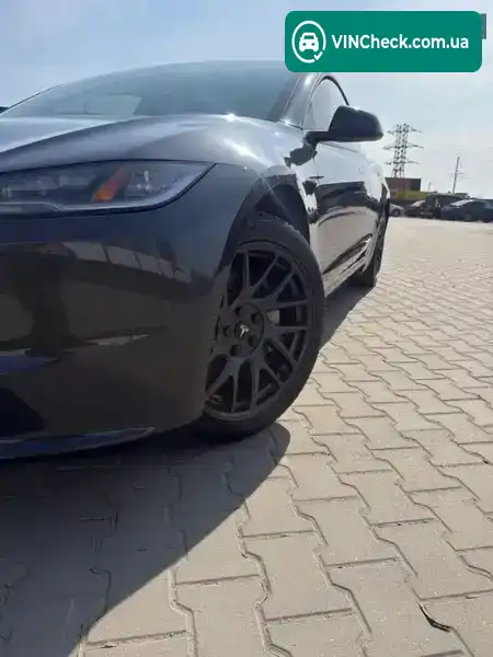 Tesla Model 3 2025, фото з оголошення 1 з 17, VIN 5YJ3E1EA8SF010642
