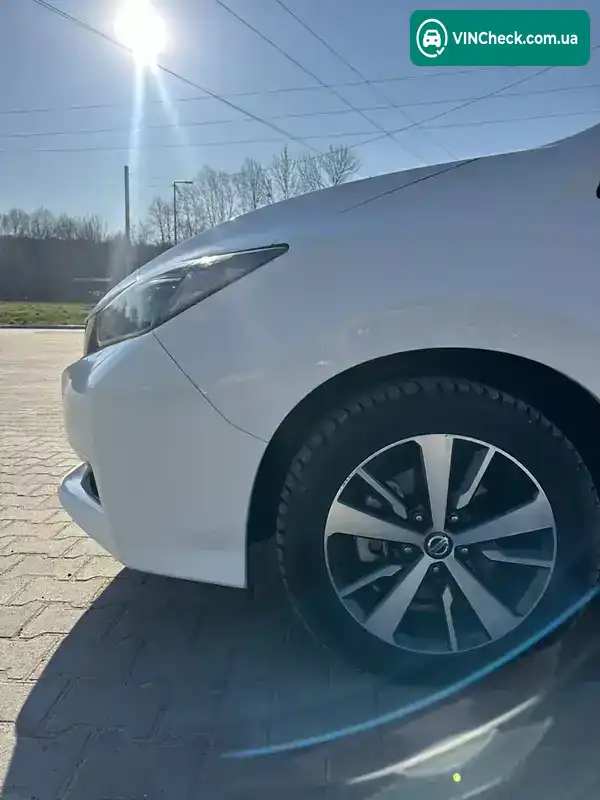 Nissan Leaf 2018, фото з оголошення 2 з 15, VIN SJNFAAZE1U0040002