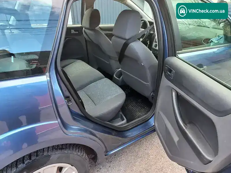 Ford Focus 2005, фото з оголошення 2 з 18, VIN WF0WXXGCDW5K57128