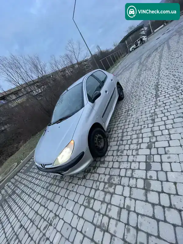 Peugeot 206 2002, фото з оголошення 2 з 10, VIN VF32AHFXF42447255