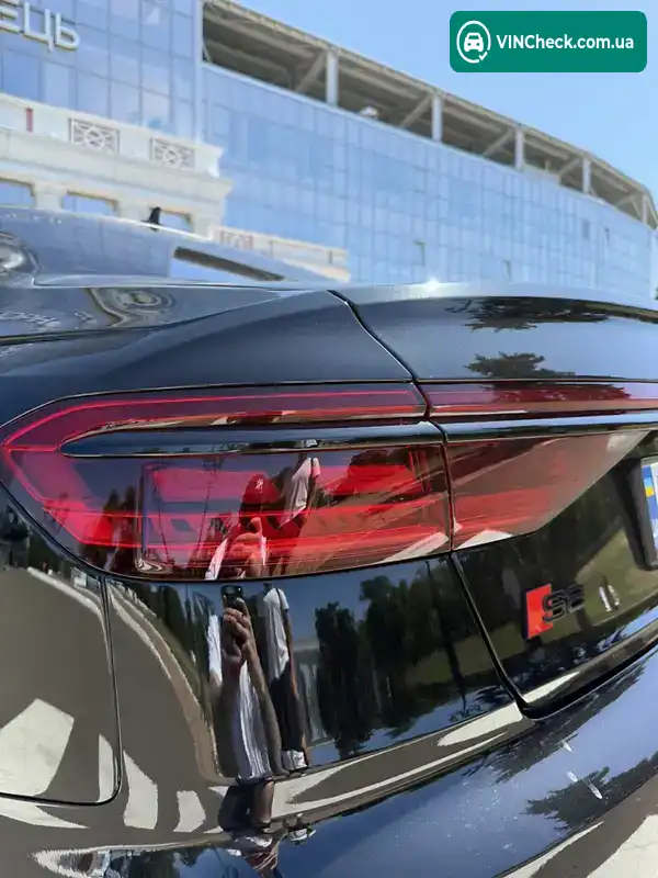 Audi A8 2019, фото з оголошення 1 з 20, VIN WAU8EAF84LN003351
