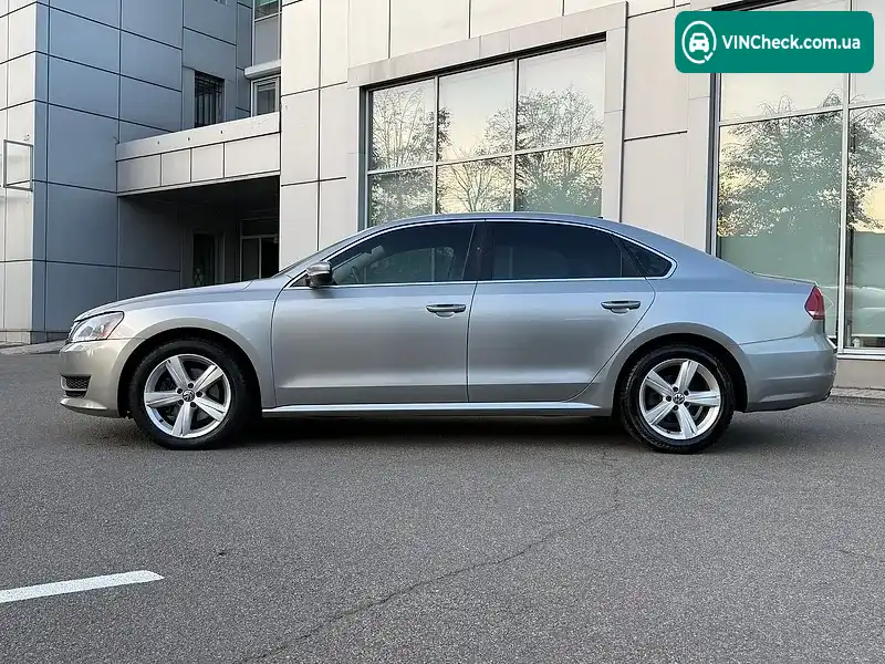 Volkswagen Passat 2013, фото з оголошення 2 з 20, VIN 1VWAT7A31EC039857