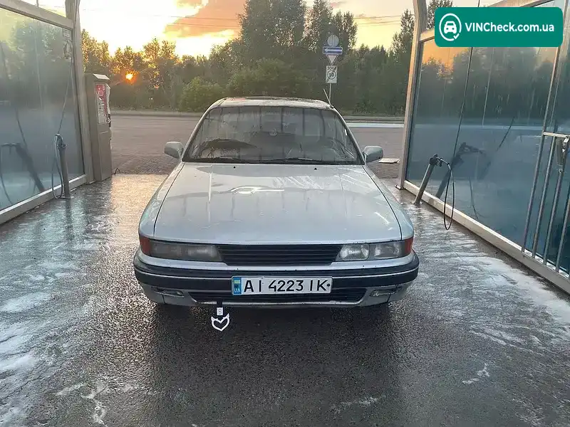 Mitsubishi Galant 1988, фото з оголошення 1 з 10, VIN JMBSNE32AJZ505905