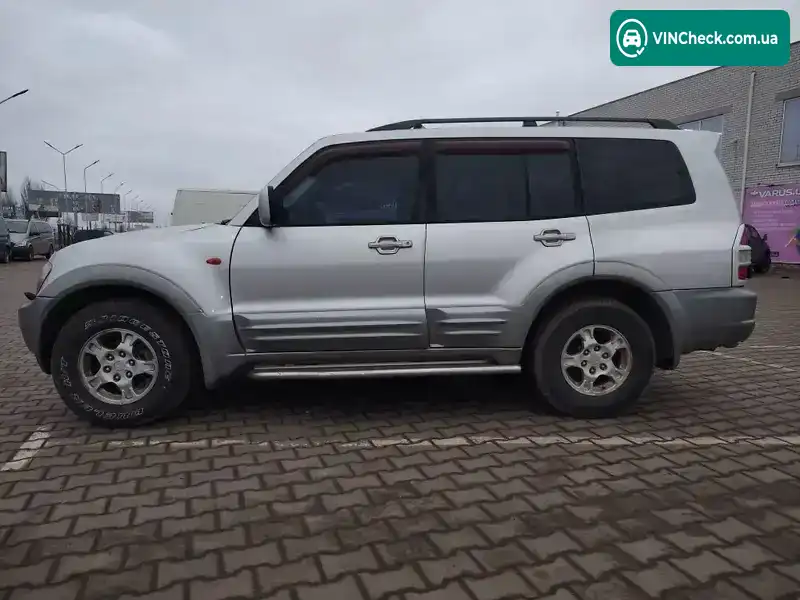 Mitsubishi Pajero 2002, фото з оголошення 1 з 8, VIN JMBLYV78W2J004334