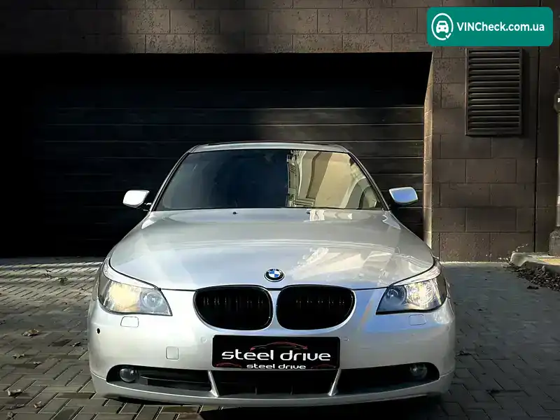 BMW 5 Series 2003, фото з оголошення 2 з 18, VIN WBANA31000B160903