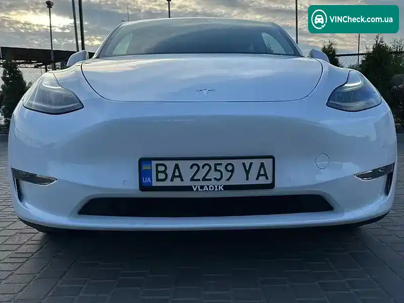 Tesla Model Y 2022, фото з оголошення 2 з 18, VIN 7SAYGAEE1NF559805