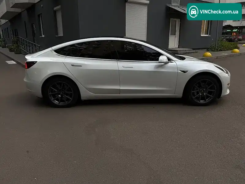 Tesla Model 3 2019, фото з оголошення 1 з 9, VIN 5YJ3E1EA5LF590577
