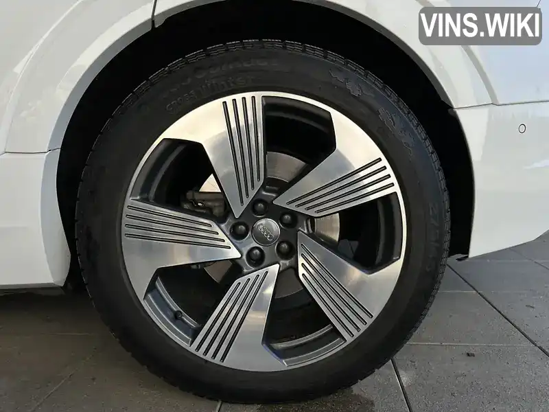 Audi e-tron 2019, фото з оголошення 2 з 21, VIN WA1LAAGE0KB024575